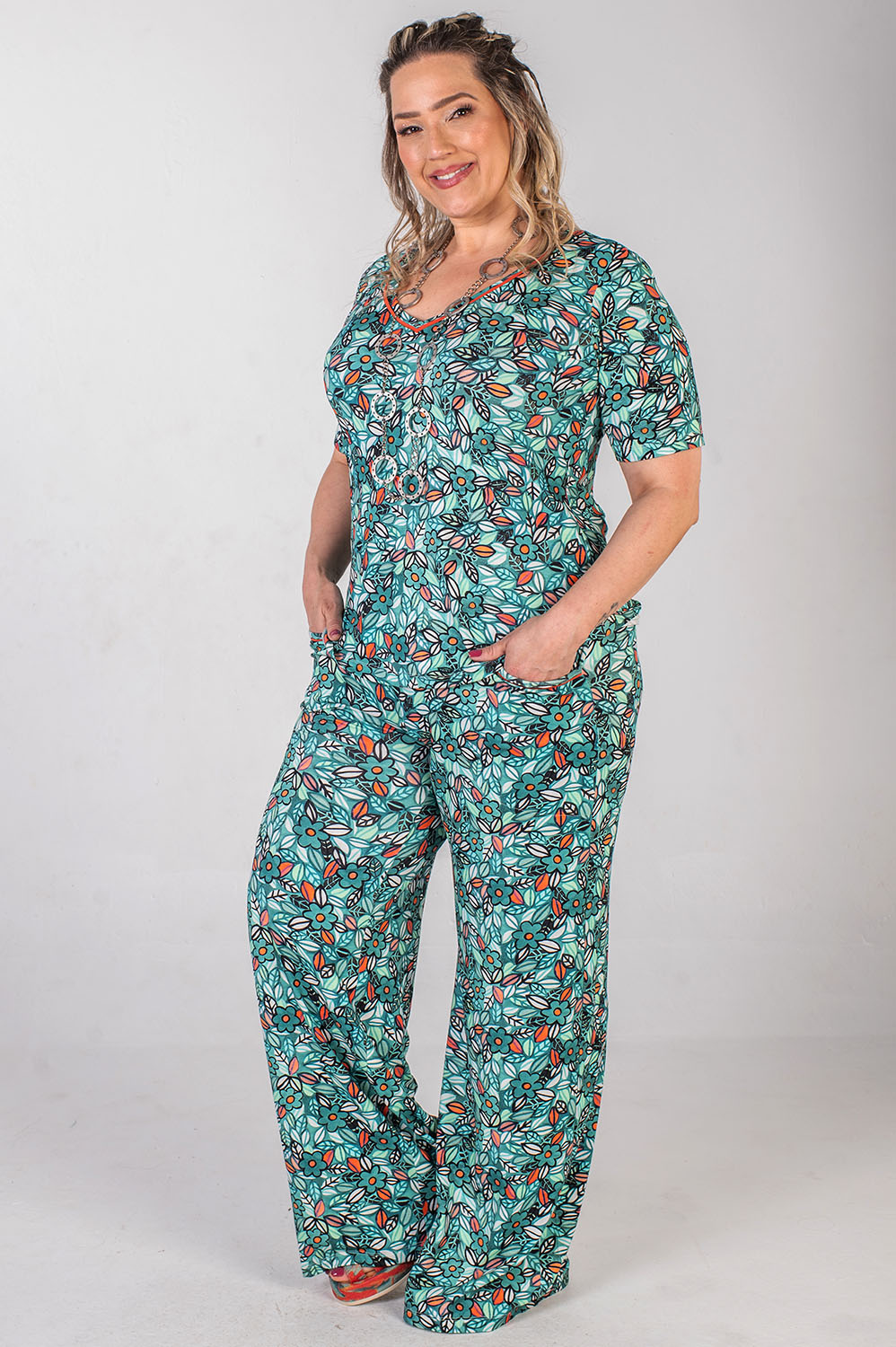 CALÇA PLUS SIZE CONFY COM BOLSOS