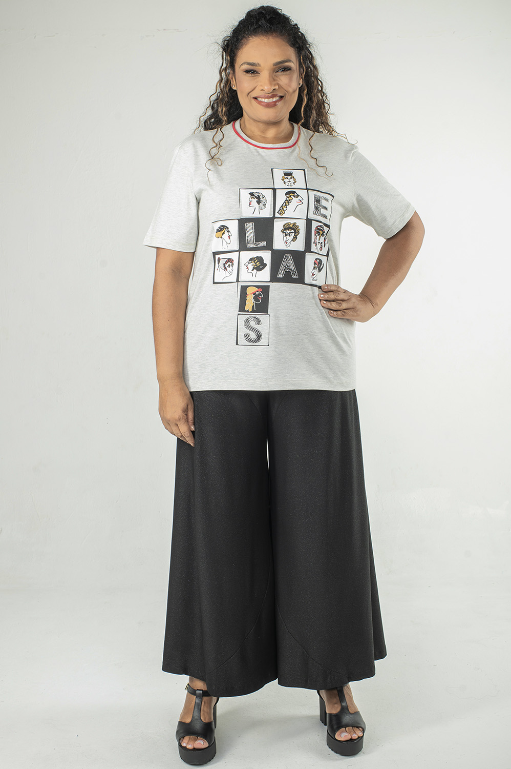 T-SHIRT DE MANGA CURTA E DECOTE REDONDO