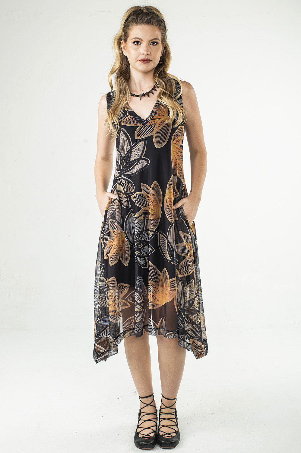 VESTIDO REGATA, MIDI, COM DECOTE V, BOLSOS E PONTAS LATERAIS