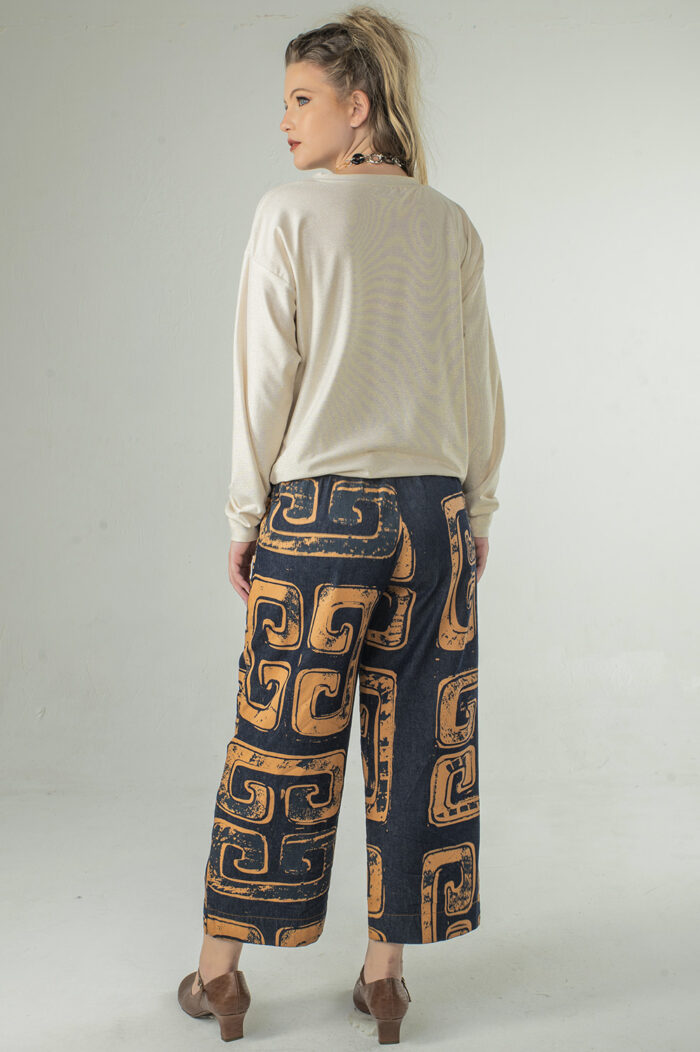 CALÇA PESCADOR COM ELÁSTICO NO CÓS, BOLSOS E DETALHE DE FENDINHA NA BARRA - Image 8