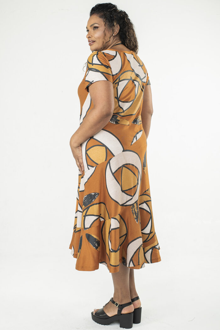 VESTIDO PLUS SIZE, OVERMIDI, CARACOL COM MANGA CURTA E DECOTE REDONDO - Image 5