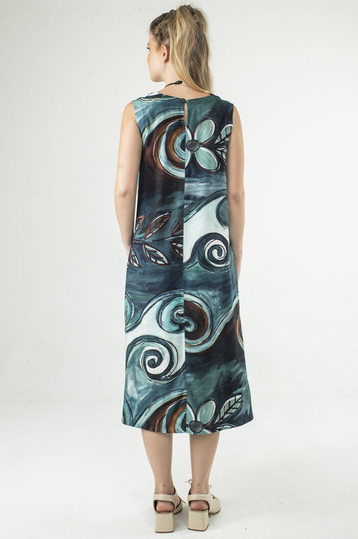 VESTIDO REGATA, SOLTO COM BOLSOS E LEVEMENTE MULLET - Image 4