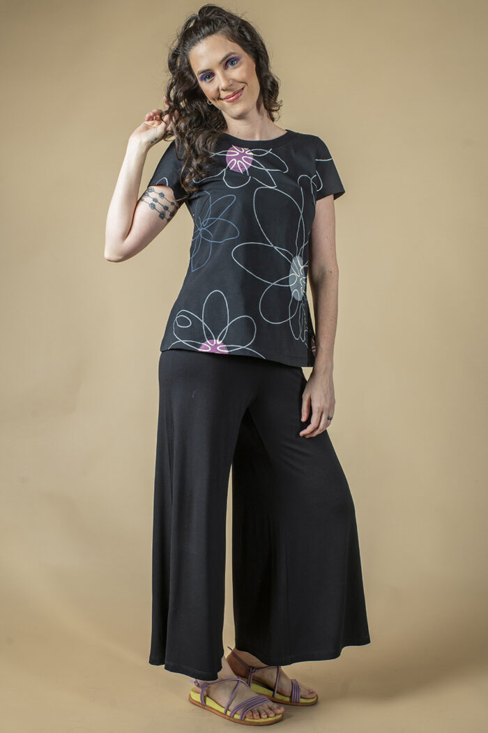 BLUSA COM DECOTE REDONDO DE RIBANA, MANGA CURTA E PENCES NO BUSTO - Image 4