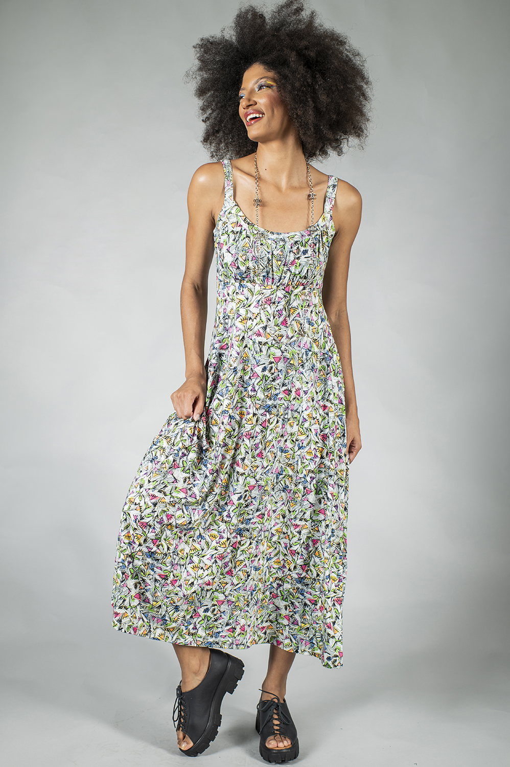 VESTIDO MIDI DE ALÇA LEVEMENTE LINHA A COM DETALHE DE BUSTO TODO FRANZIDINHO - Image 6