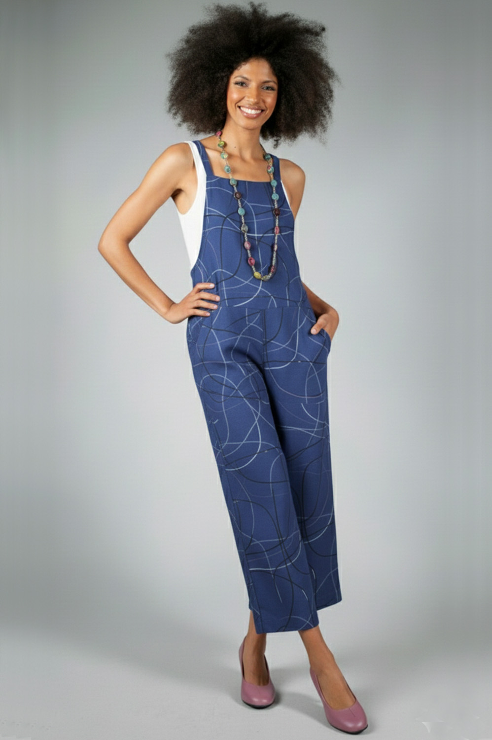 MACACÃO PINTADO À MÃO PANTACOURT, SOLTINHO, COM SUPER CAVA E BOLSOS - Image 3