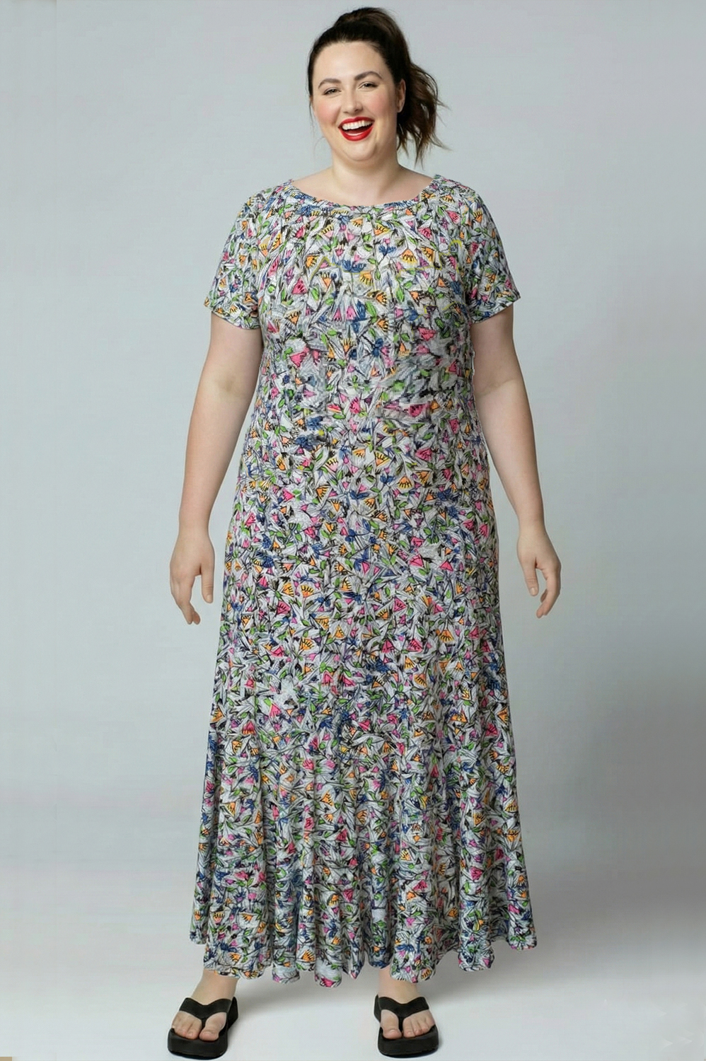 VESTIDO PLUS SIZE OVERMIDI CARACOL COM MANGA CURTA E DECOTE REDONDO