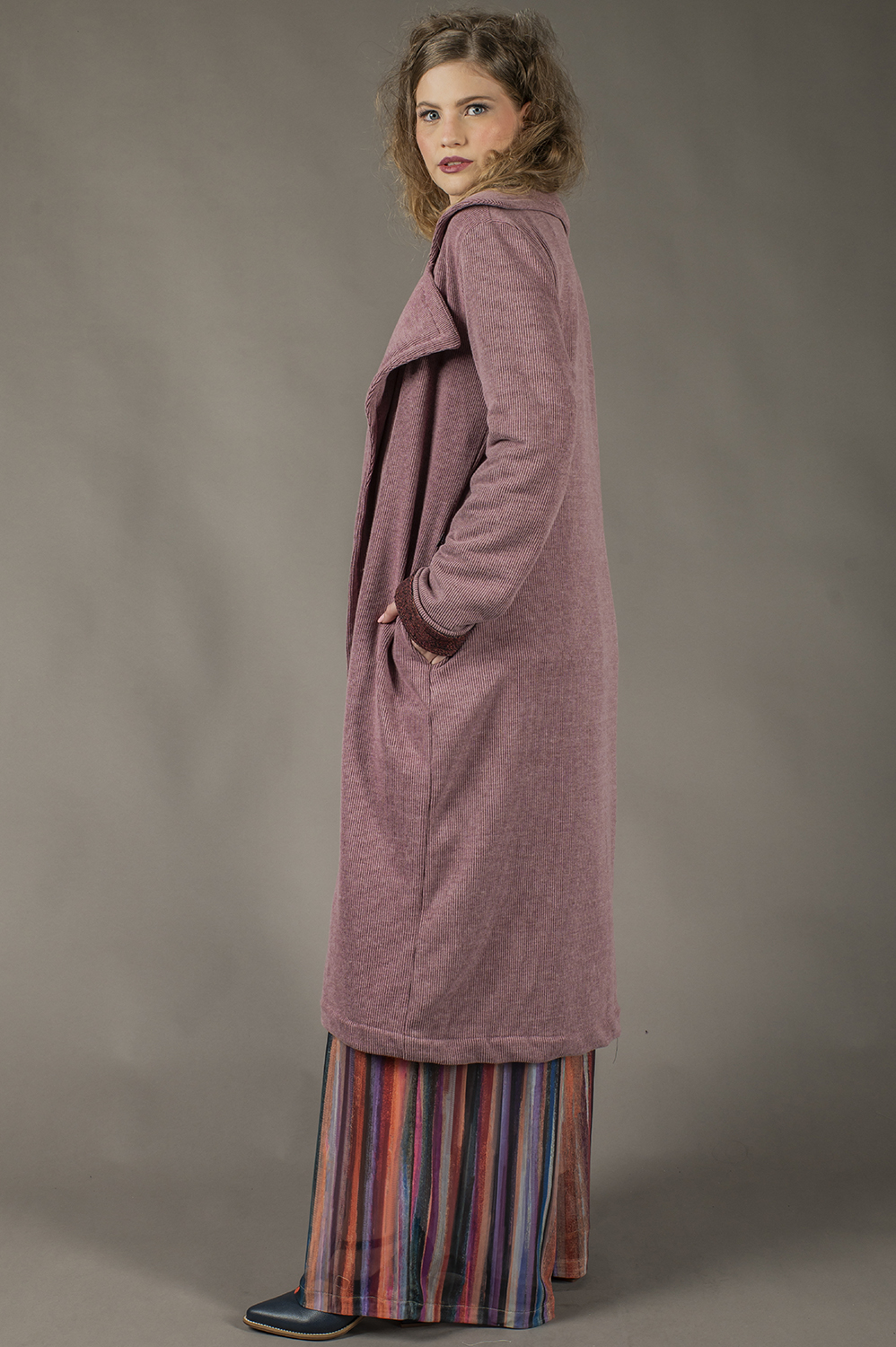 CASACO TIPO TEDDY BEAR DUPLA FACE (SENDO UM LADO TODO DE PATCHWORK) - Imagem 6