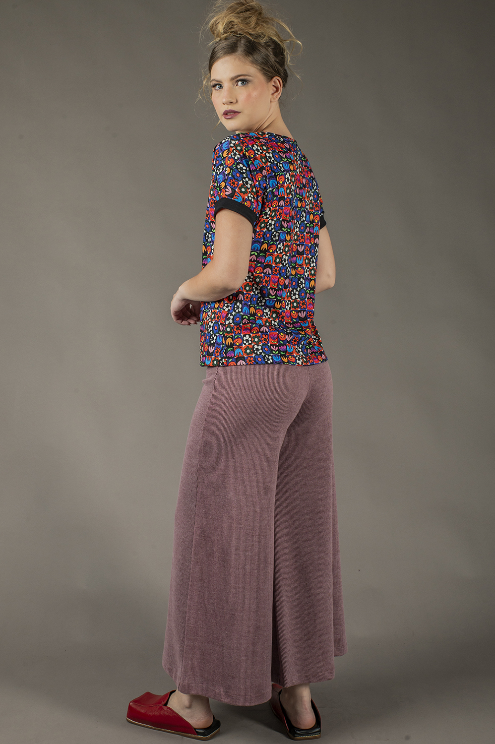 CALÇA PANTACOURT COM BOCA LEVEMENTE SINO - Imagem 3