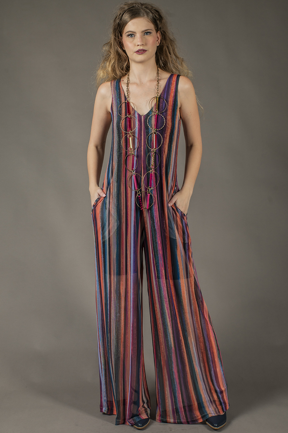 MACACÃO REGATA, PANTALONA COM BOLSOS