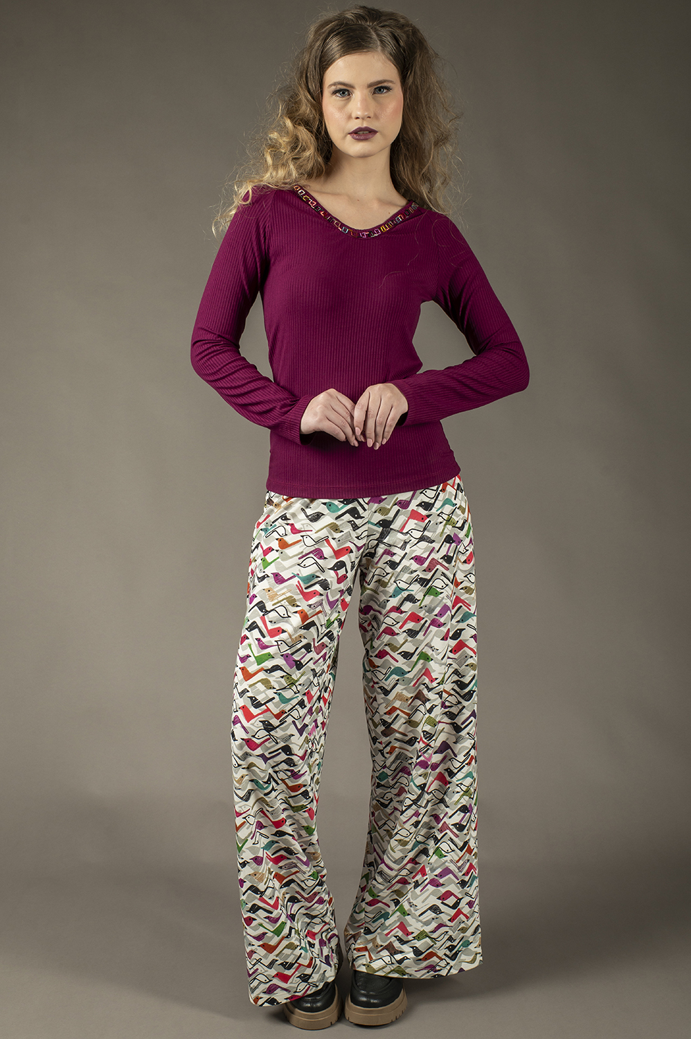 CALÇA SOLTA, RETA COM CINTURA ALTA