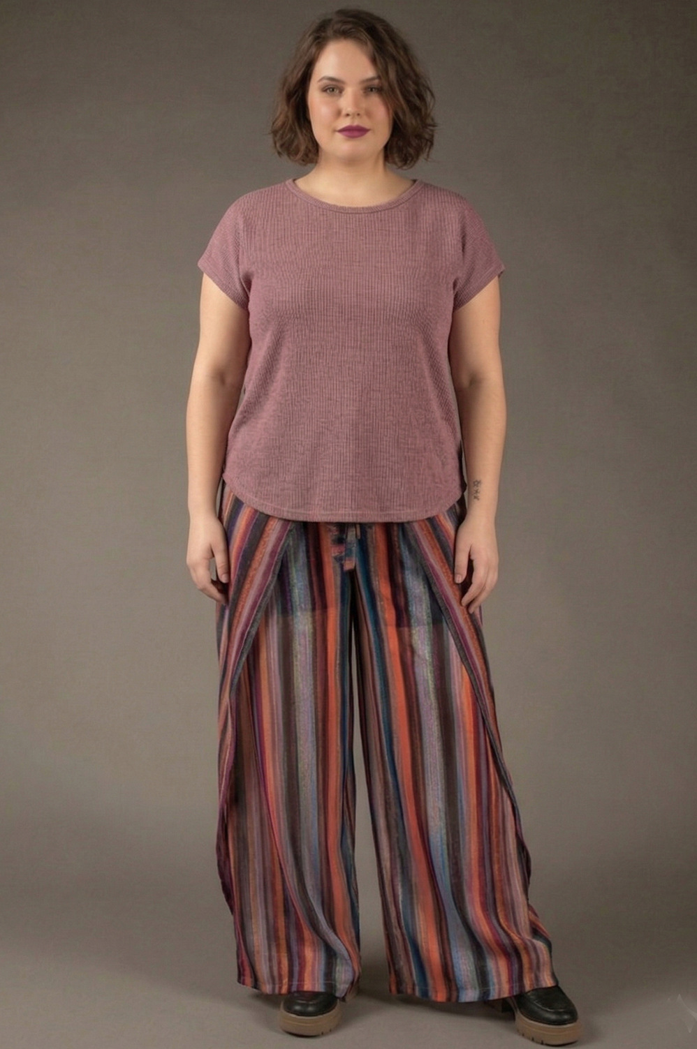 BLUSA PLUS SIZE SOLTINHA LEVEMENTE MULLET COM CAVA JAPONESA