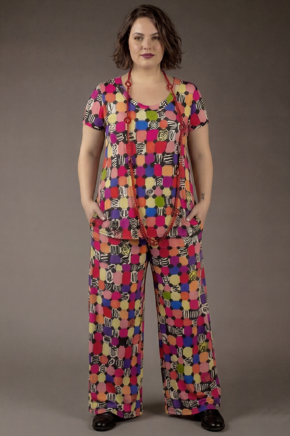 CALÇA PLUS SIZE CONFY SOLTINHA RETA COM BOLSOS - Imagem 2