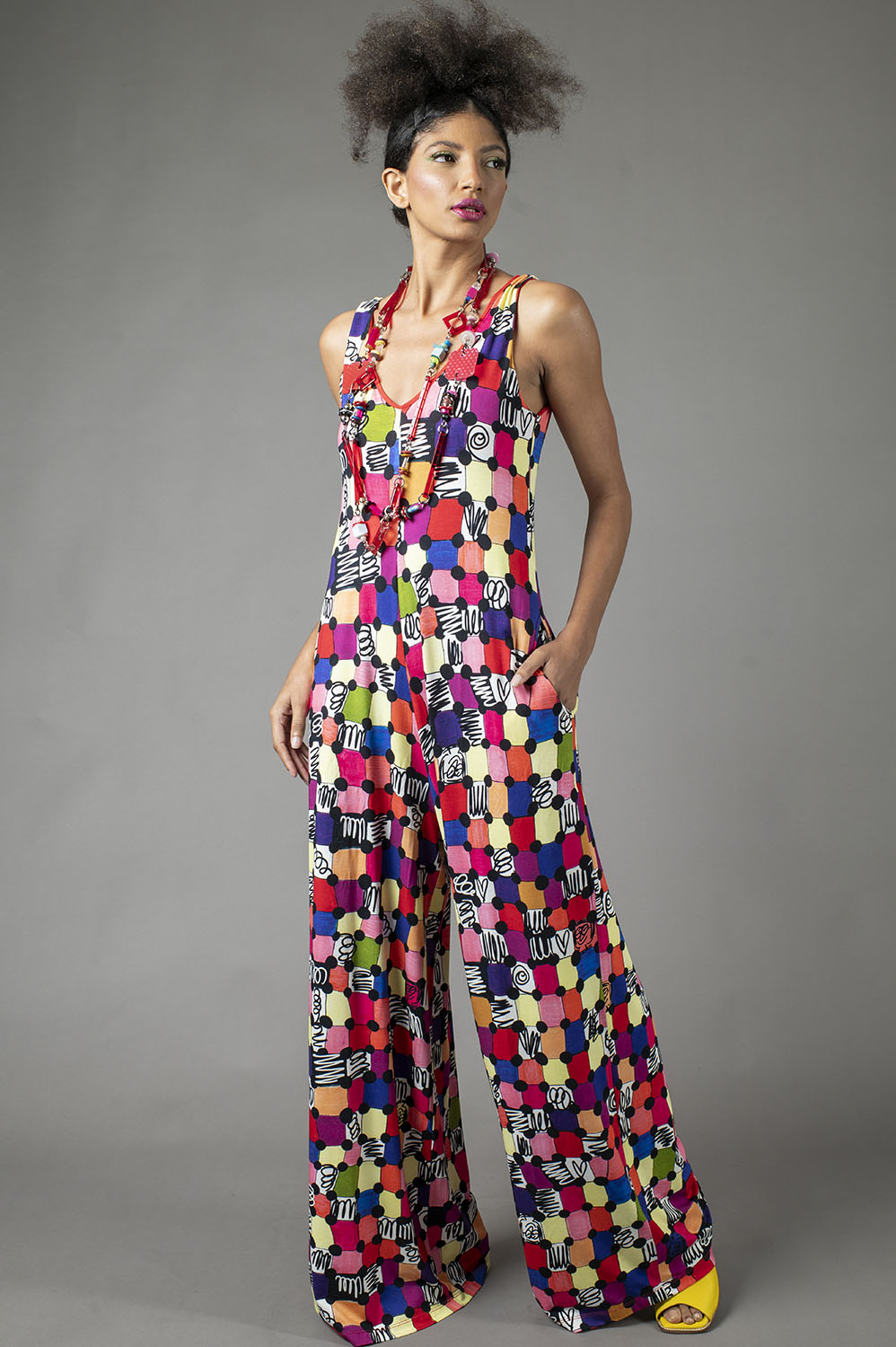 MACACÃO REGATA, PANTALONA COM BOLSOS