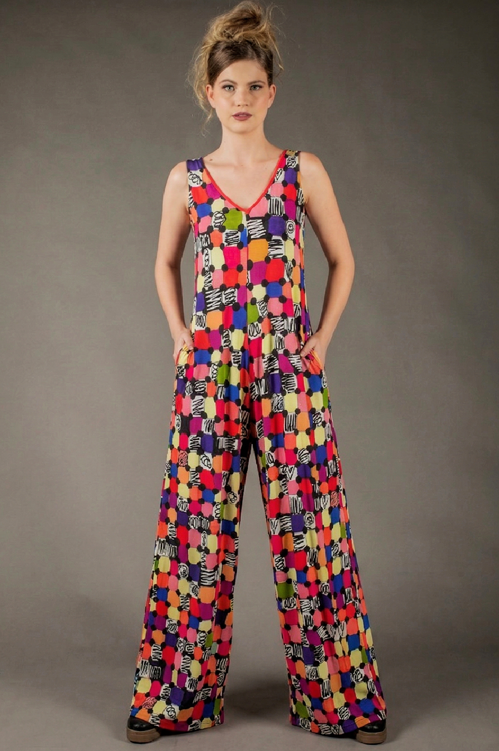 MACACÃO REGATA, PANTALONA COM BOLSOS