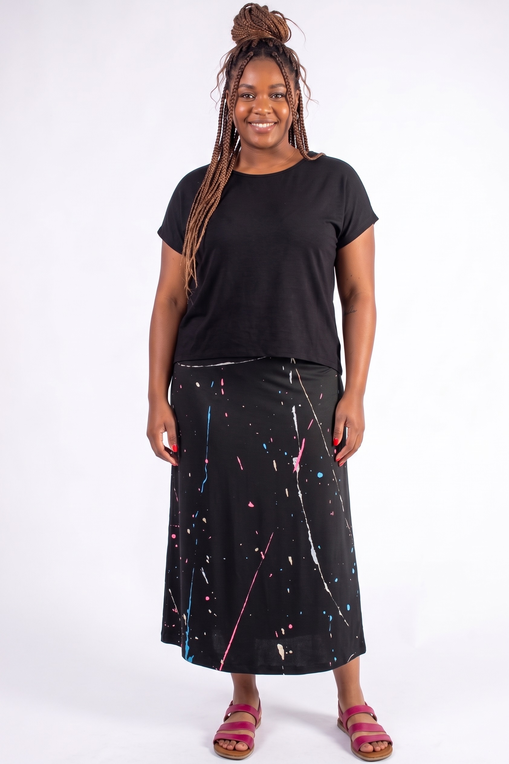 SAIA PLUS SIZE PINTADA À MÃO MIDI RETA COM CÓS DE ELÁSTICO