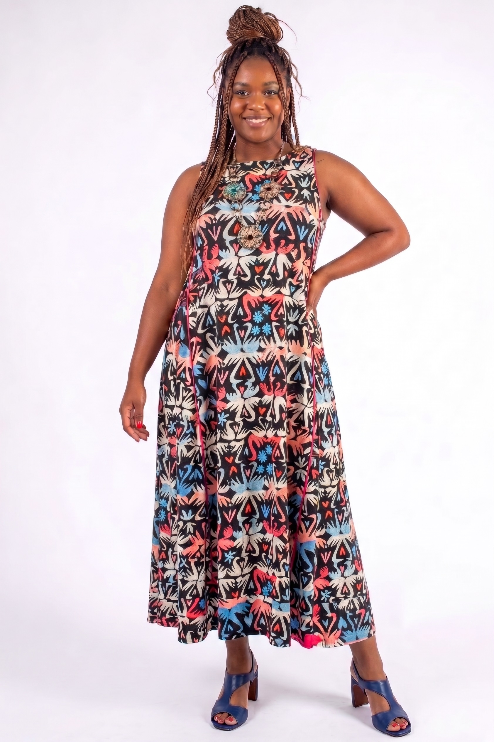 VESTIDO PLUS SIZE REGATA OVERMIDI, LINHA A COM CONES NAS LATERAIS