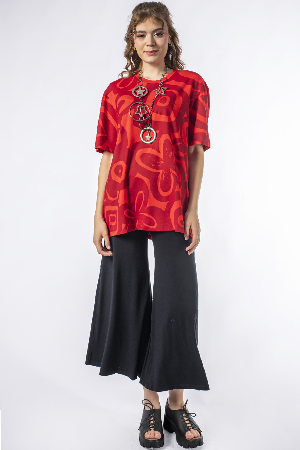 BLUSA TIPO T-SHIRT DE MANGA CURTA E DECOTE REDONDO