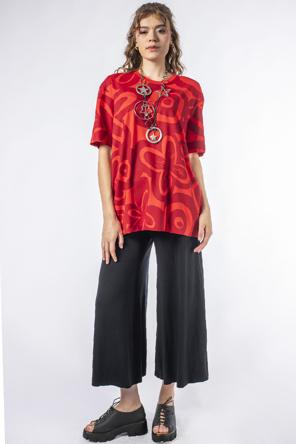 BLUSA TIPO T-SHIRT DE MANGA CURTA E DECOTE REDONDO