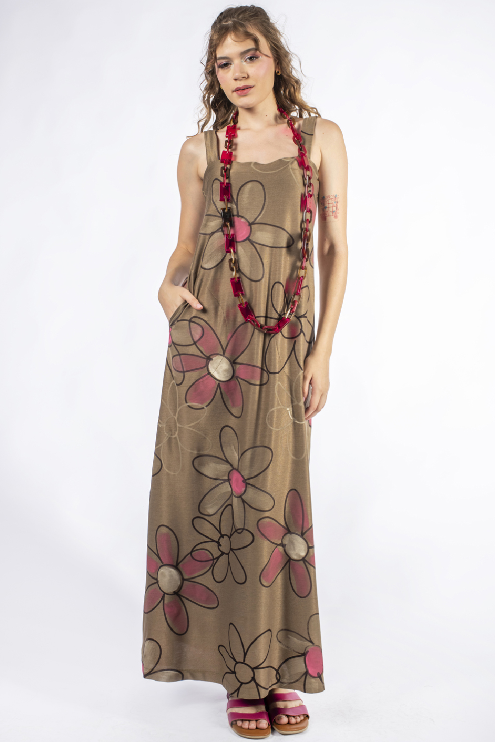 VESTIDO PINTADO À MÃO LONGO, RETO E SOLTINHO COM ALÇAS LARGAS E BOLSOS
