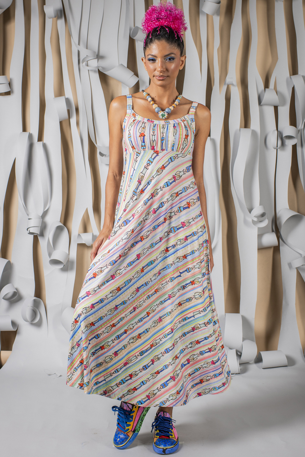 VESTIDO MIDI DE ALÇA LEVEMENTE LINHA A COM DETALHE DE BUSTO TODO FRANZIDINHO - Imagem 2