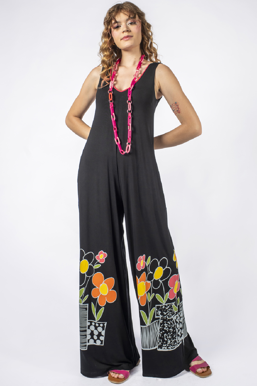 MACACÃO REGATA, PANTALONA COM BOLSOS