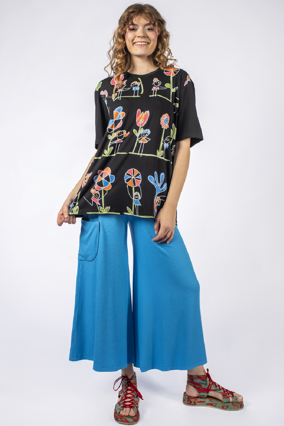 BLUSA TIPO T-SHIRT DE MANGA CURTA E DECOTE REDONDO