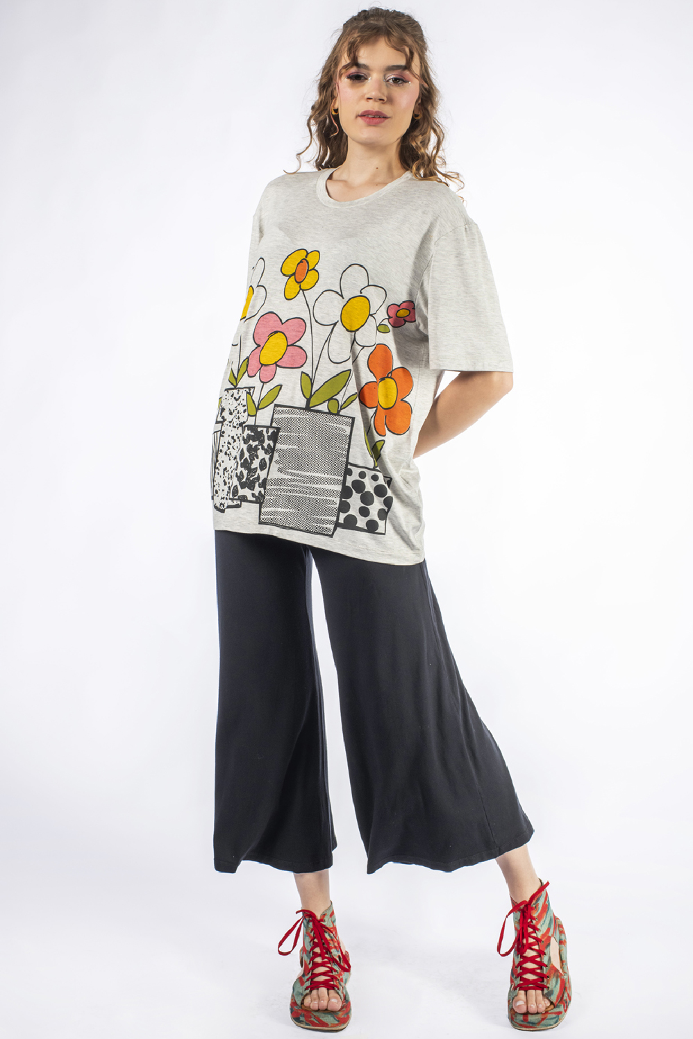 BLUSA TIPO T-SHIRT DE MANGA CURTA E DECOTE REDONDO